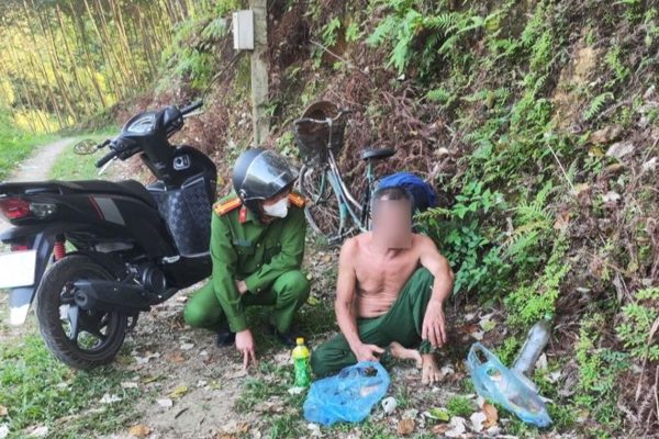 Công an ngăn người đàn ông ở Phú Thọ tự đào huyệt mộ, định tự tử