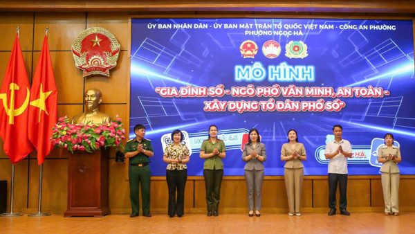 Công an Thủ đô bắc những nhịp cầu “nối số”