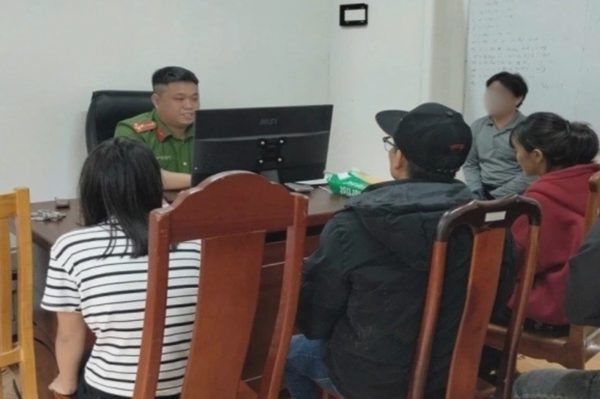 Công an tìm thấy 2 bé gái ở Lâm Đồng rời nhà đi tìm “việc nhẹ, lương cao”