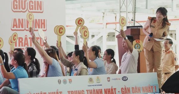Công an TP.HCM đưa 'Rung chuông vàng' về khu công nghiệp, công nhân hào hứng tranh tài