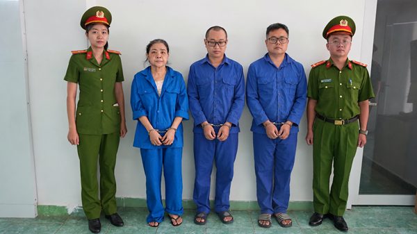 Công an TP.HCM khởi tố, bắt 3 người in lậu 21.000 quyển sách