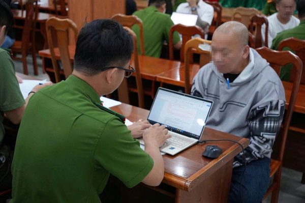 Công an TPHCM tiếp nhận 42 công dân bị Hoa Kỳ trục xuất