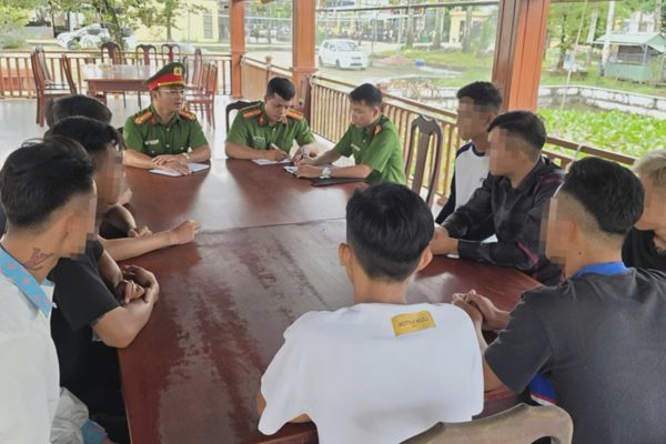 Công an triệu tập nhóm dàn dựng video “đánh nhau ở ngã tư tử thần”