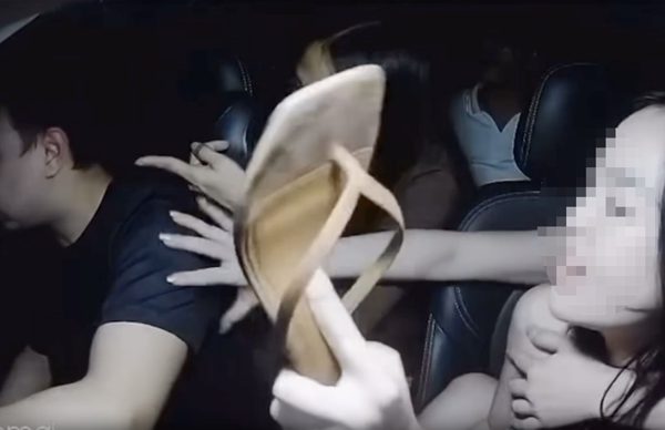 Công an xác minh vụ tài xế taxi bị nhóm khách hành hung, giơ dép vào mặt