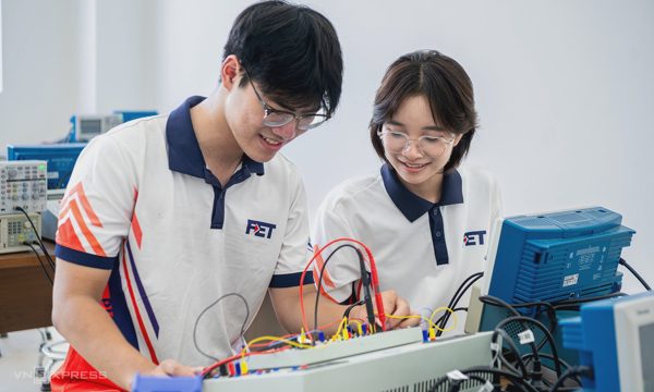 Công bố điểm xét học bổng 3,7-5,5 triệu đồng cho sinh viên kỹ thuật, công nghệ