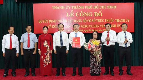 Công bố quyết định thành lập 2 Đảng bộ cơ sở trực thuộc Thành ủy Thành phố Hồ Chí Minh