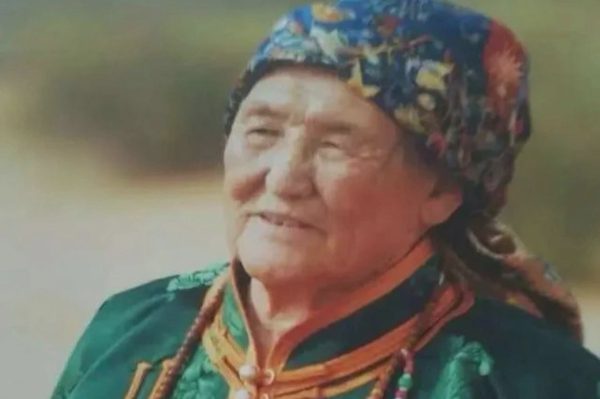 Công chúa cuối cùng của thảo nguyên - hậu duệ của Thành Cát Tư Hãn qua đời