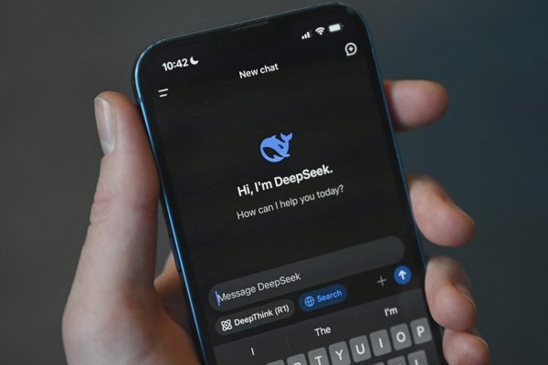 Công cụ DeepSeek và những thách thức đối với doanh nghiệp công nghệ Việt