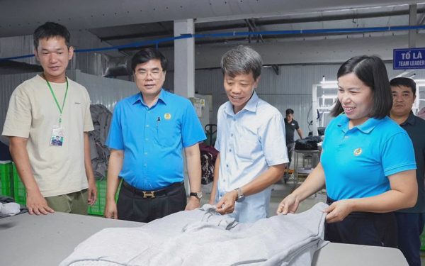 Công đoàn Ninh Bình: Gõ cửa doanh nghiệp, tìm đến người lao động