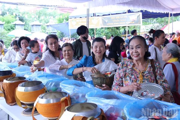 Cộng đồng người Việt Nam tại Lào tổ chức Lễ Vu lan báo hiếu
