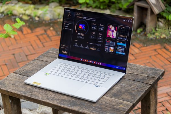 Công nghệ 18/10: Laptop AI chạm ngưỡng gần 200 triệu đồng, Sony nâng cấp Walkman