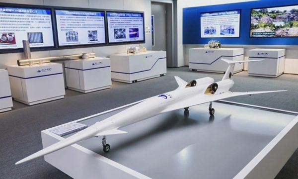 Công nghệ trên máy bay siêu thanh 2.470 km/h của Trung Quốc