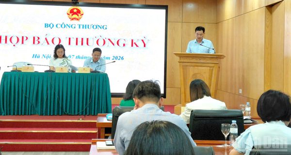 Công nghiệp, xuất khẩu tiếp tục là điểm sáng