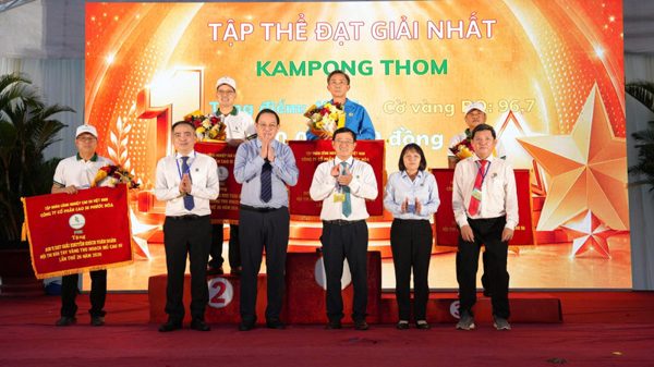 Công nhân cao-su Phước Hòa tranh tài Hội thi Bàn tay vàng thu hoạch mủ