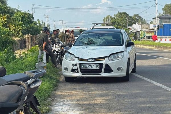 Công nhân duy tu quốc lộ 1 bị ôtô tông tử vong