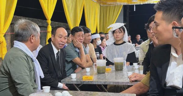 Công nhân qua đời, chủ tịch tập đoàn viết thư tiễn biệt, kích hoạt 'bảo hiểm gia đình'