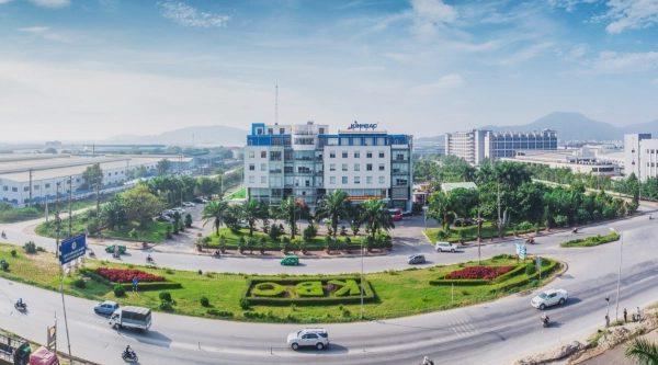 Công ty của ông Đặng Thành Tâm lãi đậm nhất gần 4 năm