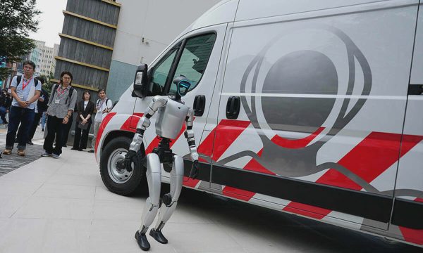 Công ty Nhật Bản triển khai dịch vụ 'cấp cứu' robot hình người