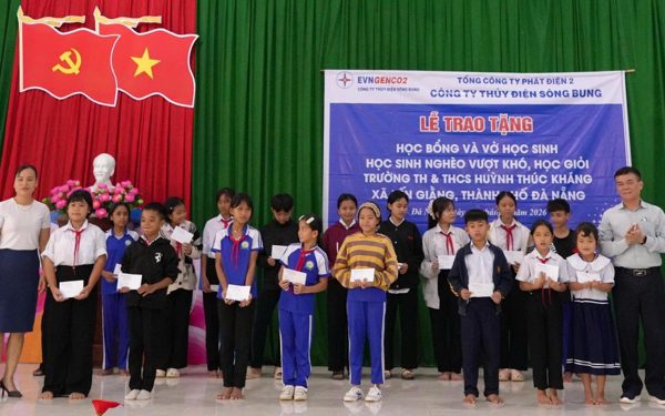 Công ty Thủy điện Sông Bung đồng hành cùng học sinh vùng cao