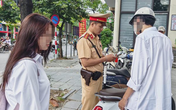 CSGT Hà Nội bắt đầu cao điểm xử lý vi phạm giao thông liên quan học sinh