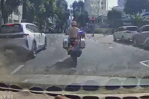 CSGT TPHCM mở đường khẩn cấp, giúp sản phụ kịp sinh con an toàn