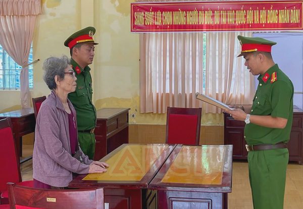 Cụ bà 79 tuổi bị khởi tố vì kê khai giá bán đất giảm 4 lần