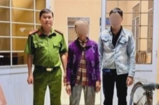 Cụ bà ở Cần Thơ đạp xe đi lạc tới Cà Mau, được công an giúp về nhà