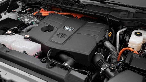 Cú gõ búa giúp Toyota tiết kiệm hàng triệu USD chi phí thay động cơ