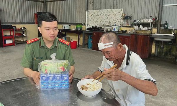 Cụ ông đi lạc gần 800 km