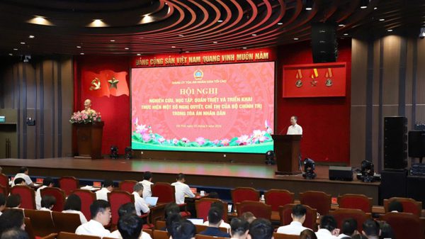Cụ thể hóa các nghị quyết, chỉ thị của Bộ Chính trị thành kế hoạch, nhiệm vụ cụ thể ngành tòa án