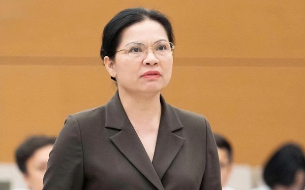 Cử tri băn khoăn việc điều chỉnh phương án tuyển sinh, thiếu sách giáo khoa, các khoản thu đầu năm học