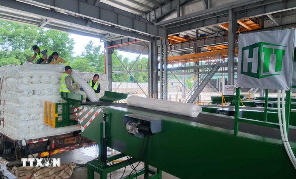 Cửa khẩu Ái Điểm khôi phục thông quan cho hàng hóa Trung Quốc và Việt Nam