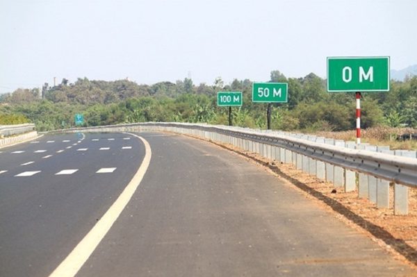 Cục Đường bộ yêu cầu bổ sung biển báo khoảng cách tại các điểm xử phạt
