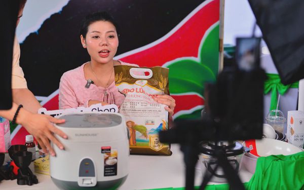 Cục thương mại điện tử sẽ hỗ trợ doanh nghiệp phía Nam lên nền tảng Amazon, Shopee và TikTok