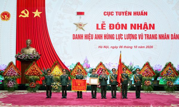 Cục Tuyên huấn đón nhận danh hiệu Anh hùng Lực lượng vũ trang Nhân dân