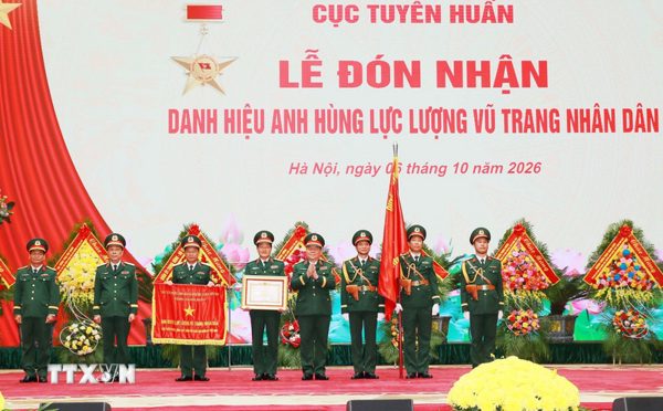 Cục Tuyên huấn đón nhận Danh hiệu Anh hùng Lực lượng vũ trang nhân dân