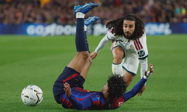 Cucurella đã vô hiệu hóa Yamal ở El Clasico thế nào?