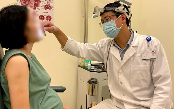 Cúm lây cả nhà: Ai cần chú ý, khi nào đi khám?