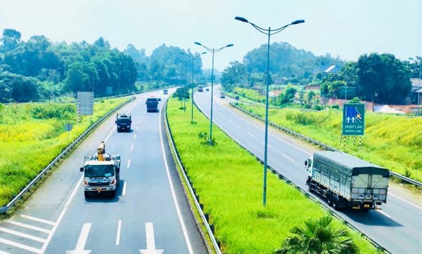 Cung cấp các vị trí đường cao tốc có áp dụng xử phạt vi phạm khoảng cách xe