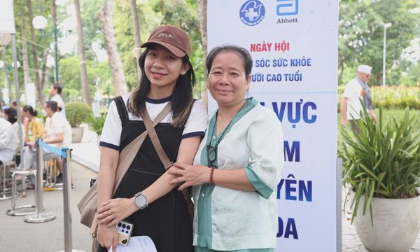 Cùng cha mẹ sống khỏe - cách người trẻ báo hiếu mùa Vu Lan