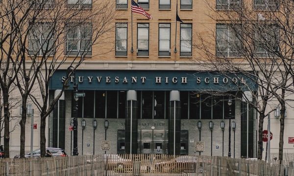 Cuộc chiến đăng ký trường công cho con tại New York