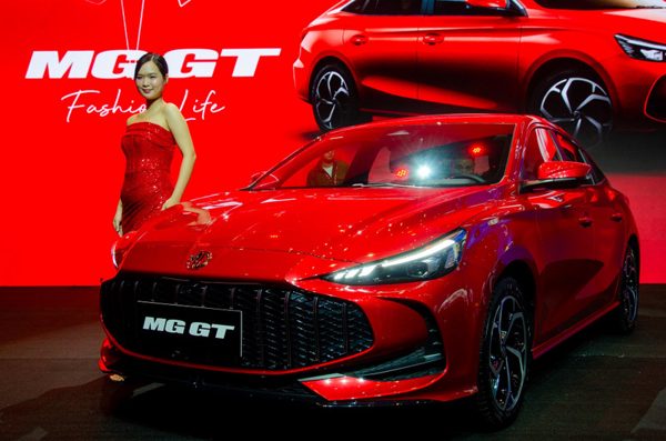 Cuộc đua doanh số ô tô tại Việt Nam: Khi sedan dần cảm thấy 'ngộp thở'