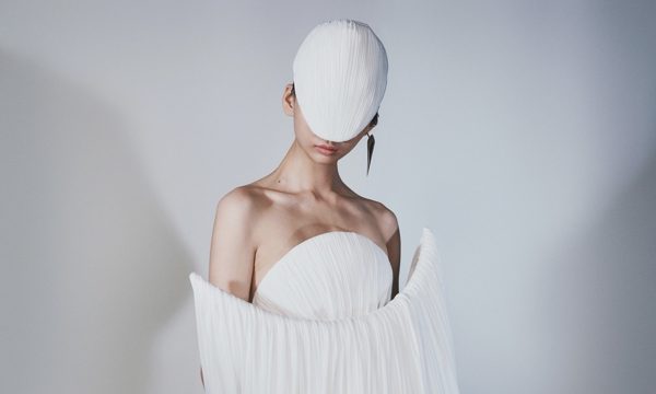Cuộc gặp gỡ thời trang, điêu khắc trong show Cường Đàm