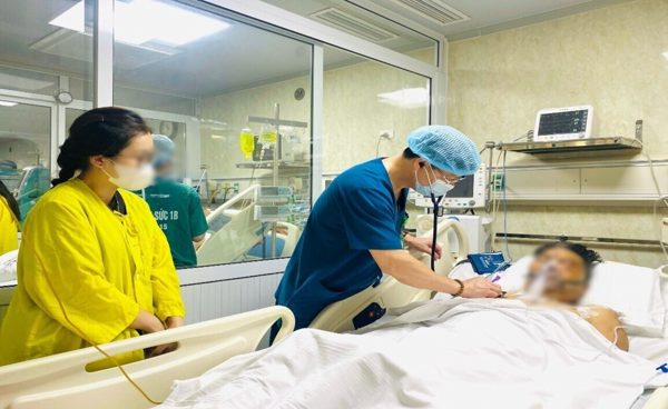 Cuộc gọi khẩn từ Lào Cai xuống Hà Nội cứu sống bệnh nhân tai nạn đa chấn thương