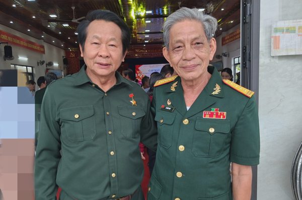 Cuộc hội ngộ xúc động của đồng đội sau 50 năm ngày đầu nhập ngũ