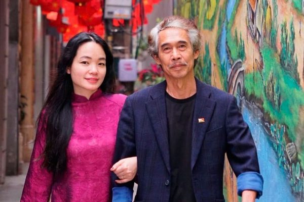 Cuộc sống của NSƯT Phú Đôn với lương hưu 7,5 triệu đồng, hạnh phúc bên vợ kém 25 tuổi