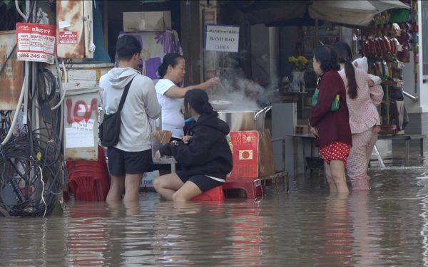 Cuộc thi Lan tỏa năng lượng tích cực 2026: 20 năm giữ giá 5.000 đồng cho những tô bún nghĩa tình