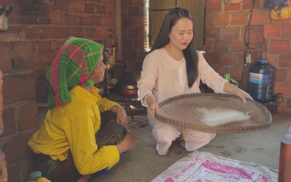 Cuộc thi Lan tỏa năng lượng tích cực 2026: Bản Vân Kiều ‘khoác chiếc áo’ đầy màu sắc, đón khách làm du lịch