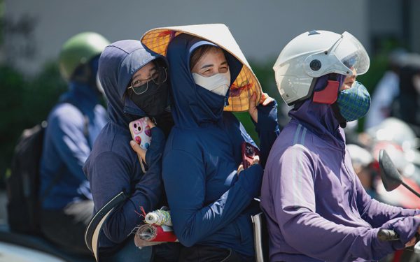 Cuối tháng 9, Hà Nội và nhiều tỉnh miền Bắc nắng nóng như mùa hè, có bất thường?
