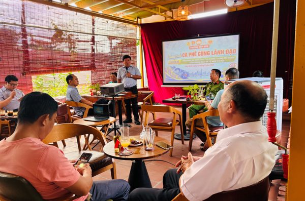 Cuối tuần cà phê với chủ tịch phường, người dân hiến kế giữ bình yên khu phố